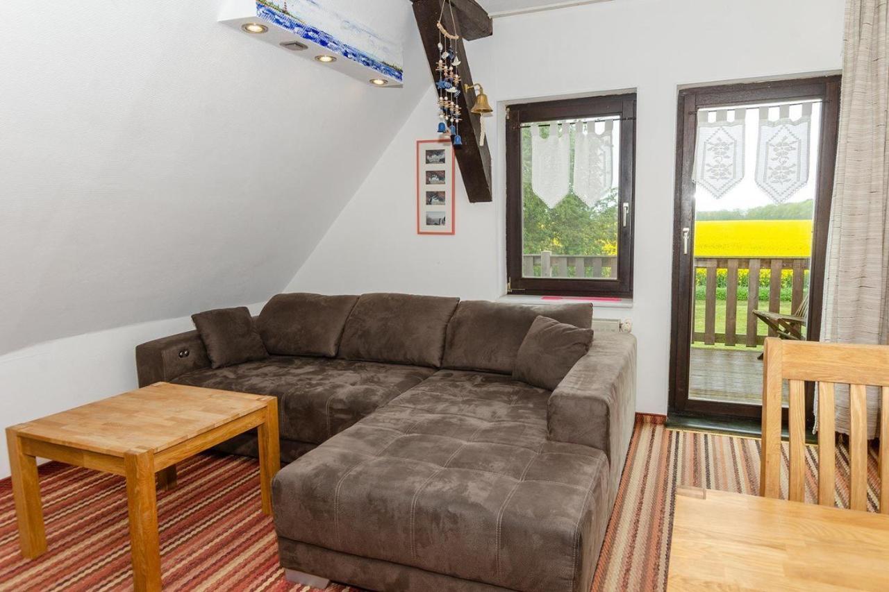 3-R-Ferienwohnung-Fuer-4-Personen-In-Schaprode-Auf-Ruegen-Zi3 Ngoại thất bức ảnh