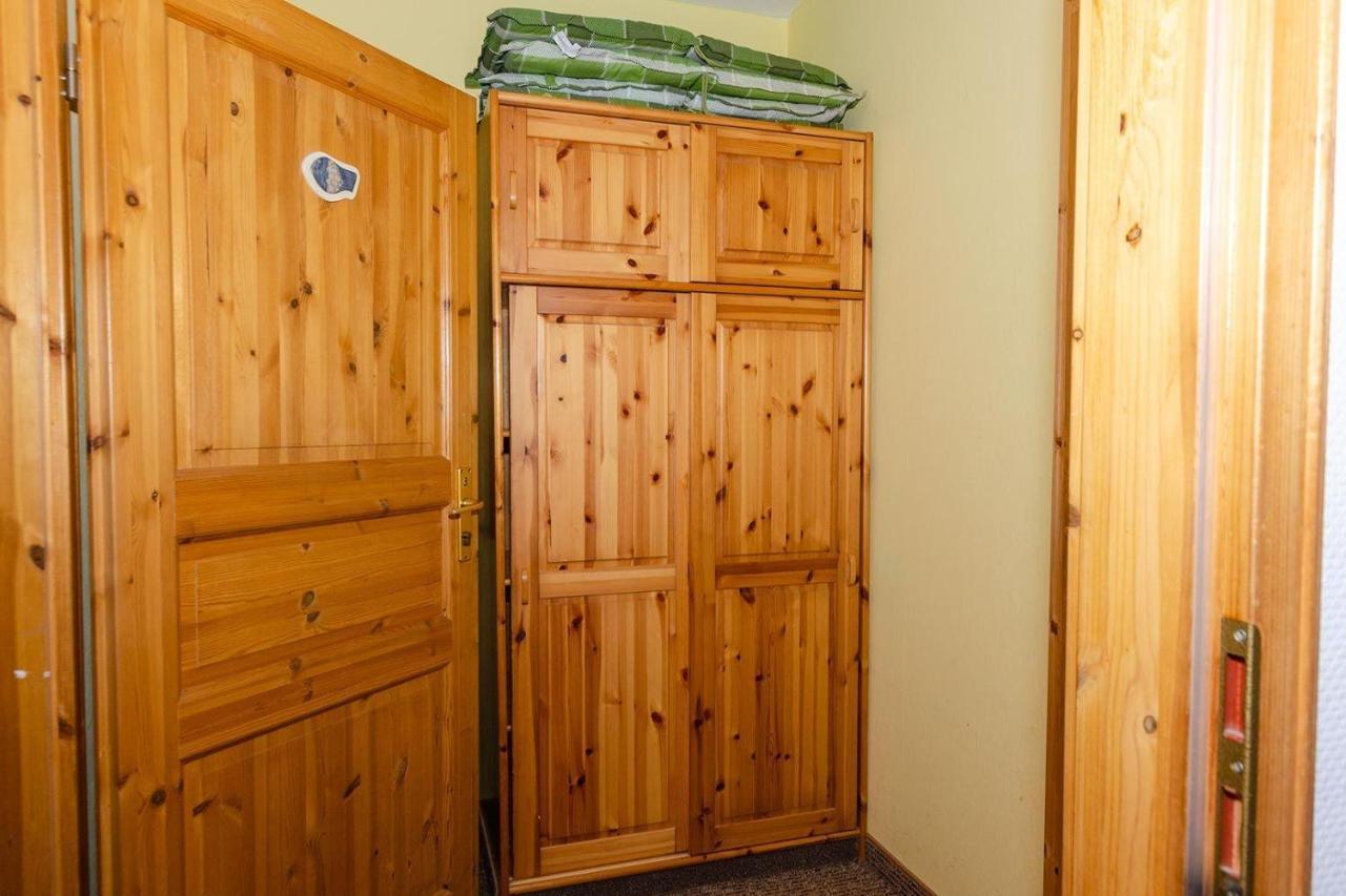 3-R-Ferienwohnung-Fuer-4-Personen-In-Schaprode-Auf-Ruegen-Zi3 Ngoại thất bức ảnh