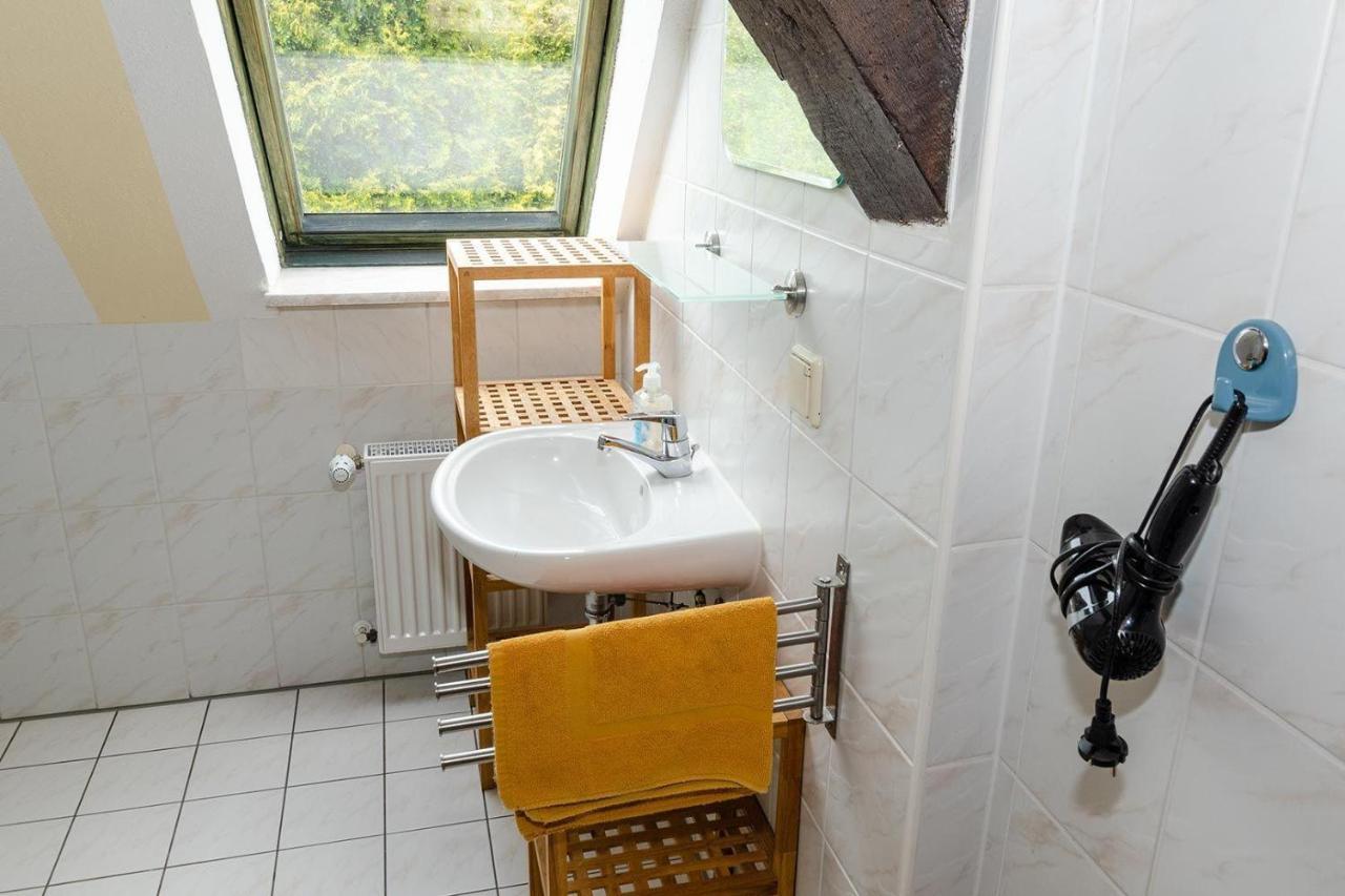 3-R-Ferienwohnung-Fuer-4-Personen-In-Schaprode-Auf-Ruegen-Zi3 Ngoại thất bức ảnh